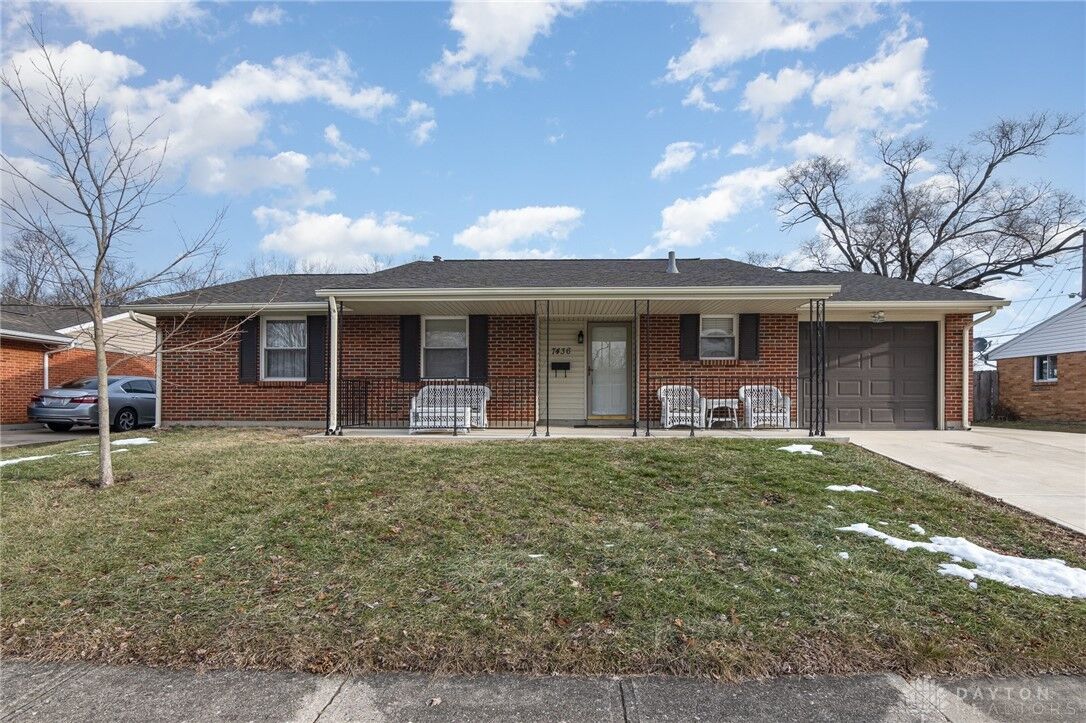 Property Photo:  7436 Chatlake Drive  OH 45424 