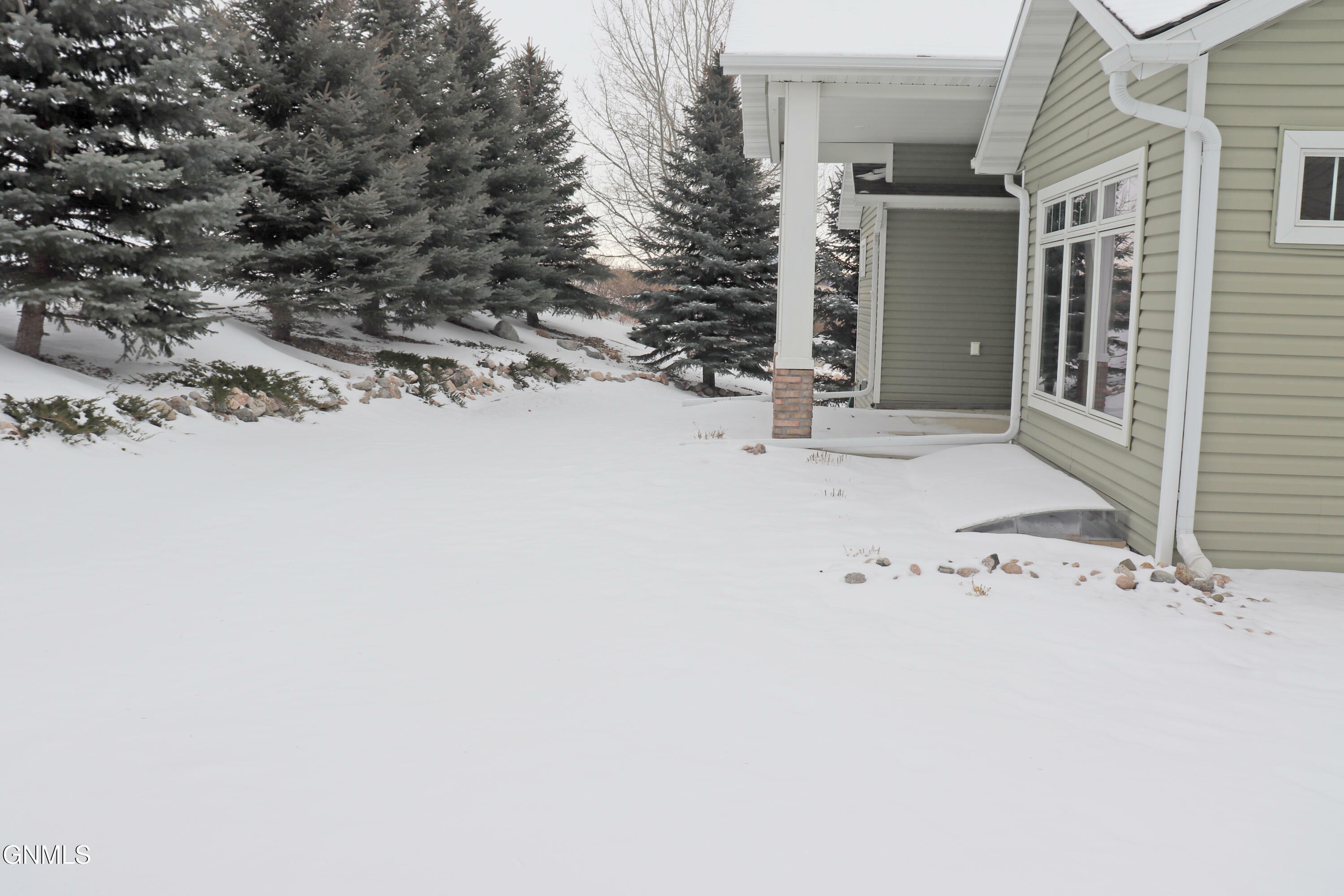 Property Photo:  4913 Golden Wave Drive  ND 58503 