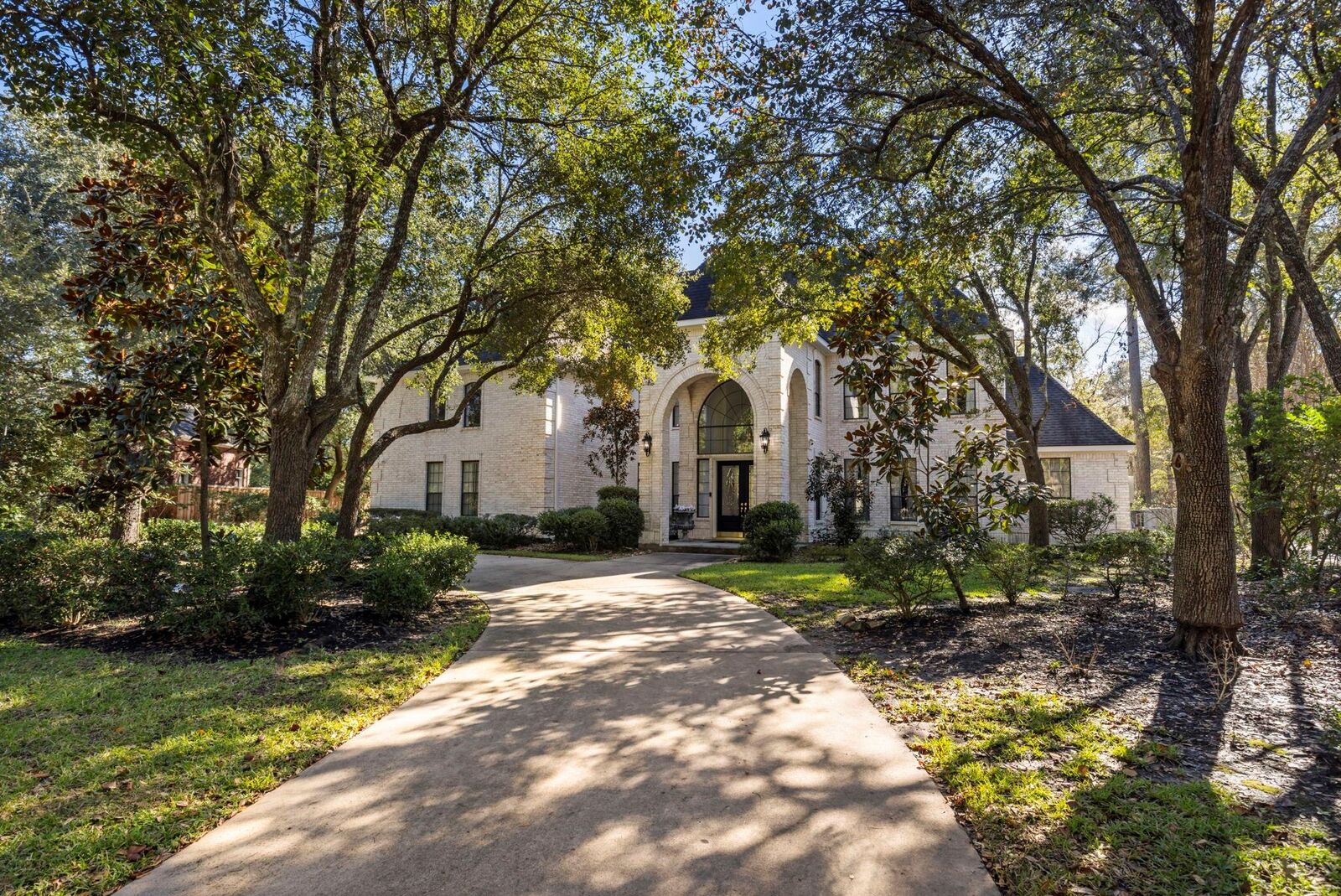 Property Photo: 50 W Eden Elm Circle TX 77381