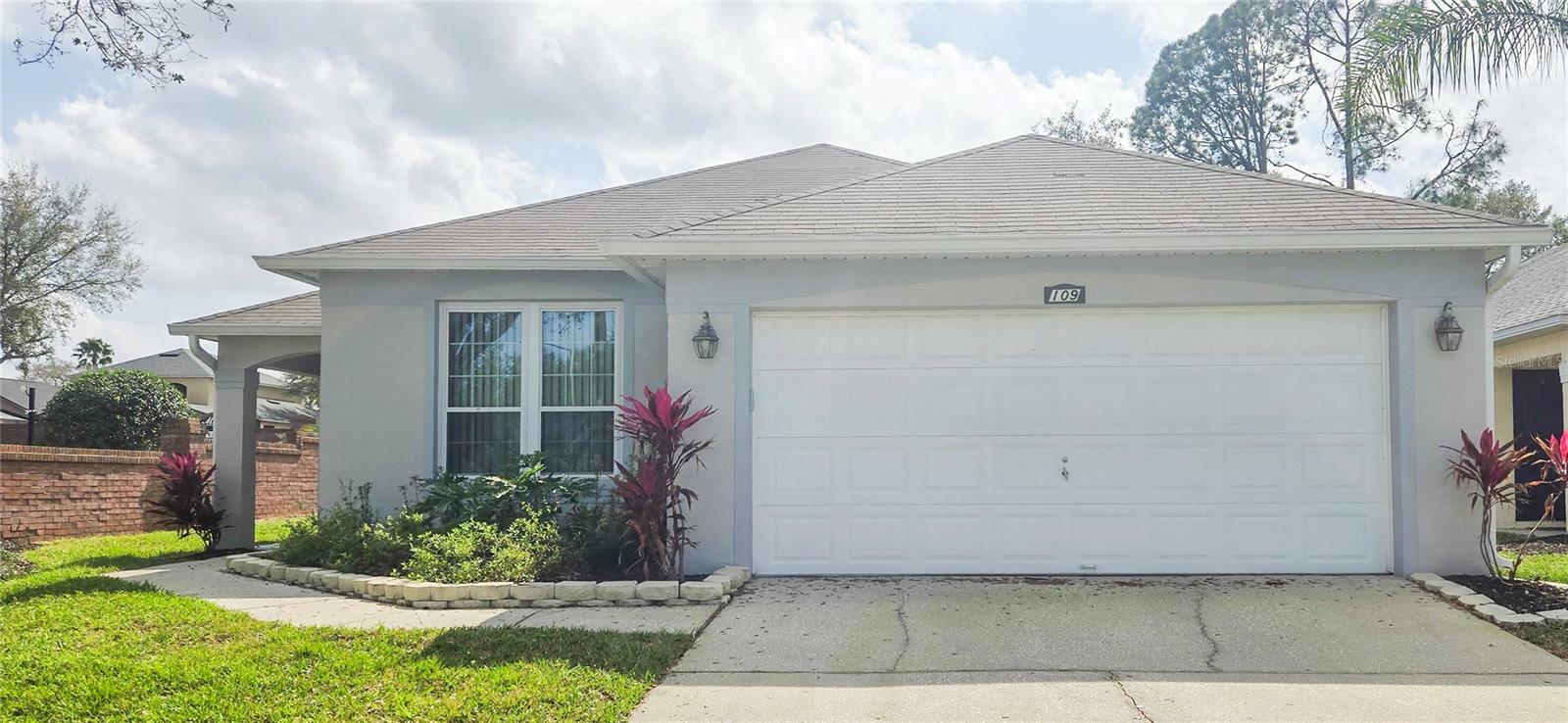 Property Photo:  109 Grosvenor Loop  FL 33897 