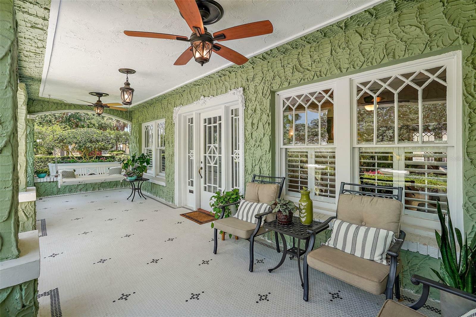 Property Photo: 1311 Beach Drive NE FL 33701