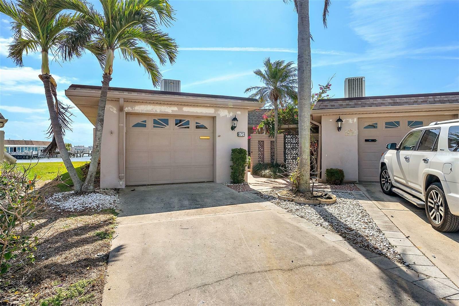 Property Photo:  672 Boca Ciega Point Boulevard N  FL 33708 