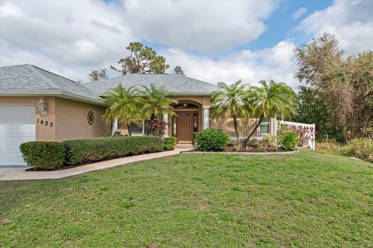 Property Photo: 1422 Evangelina Lane FL 34286