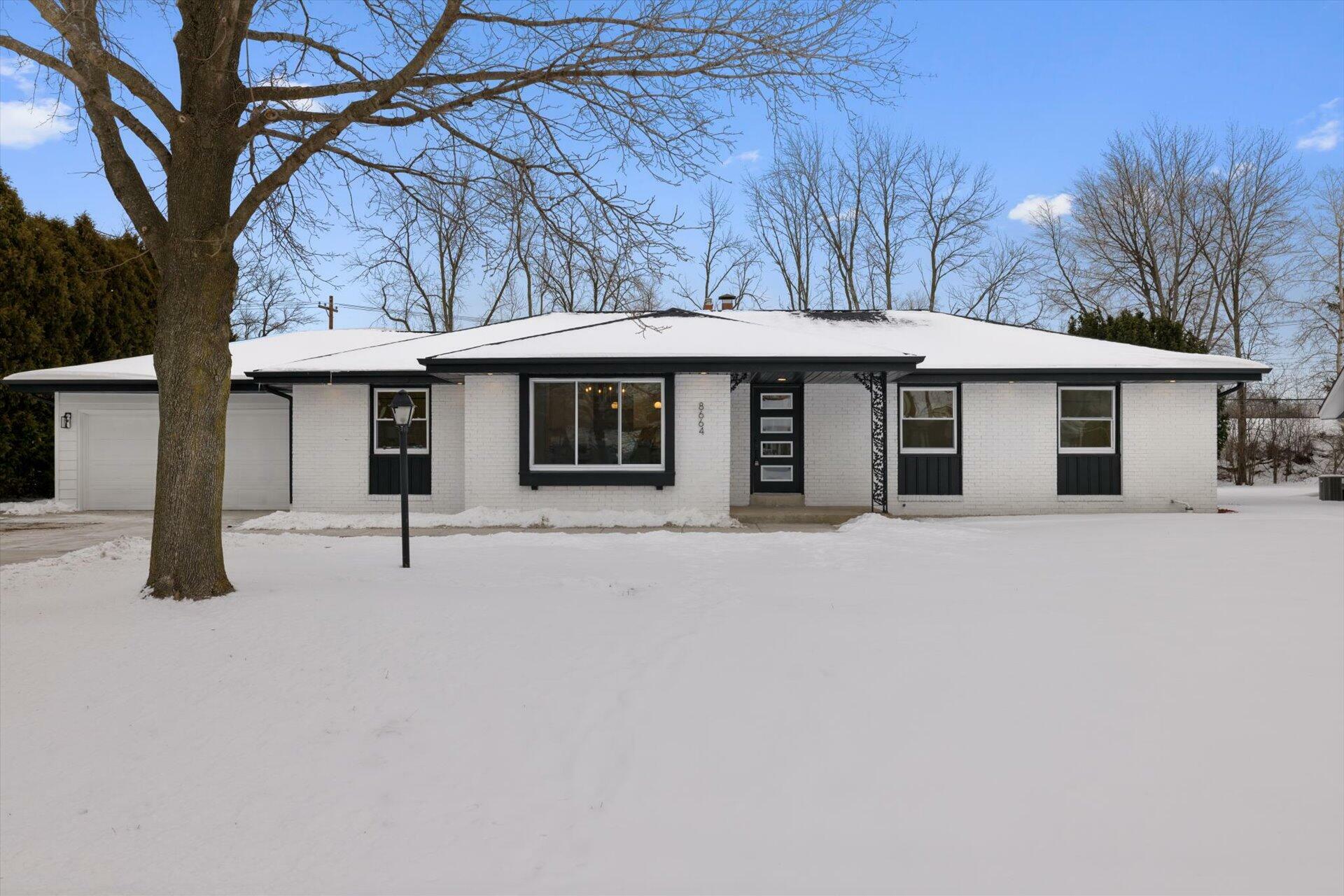 Property Photo:  8664 N Manor Ct  WI 53217 