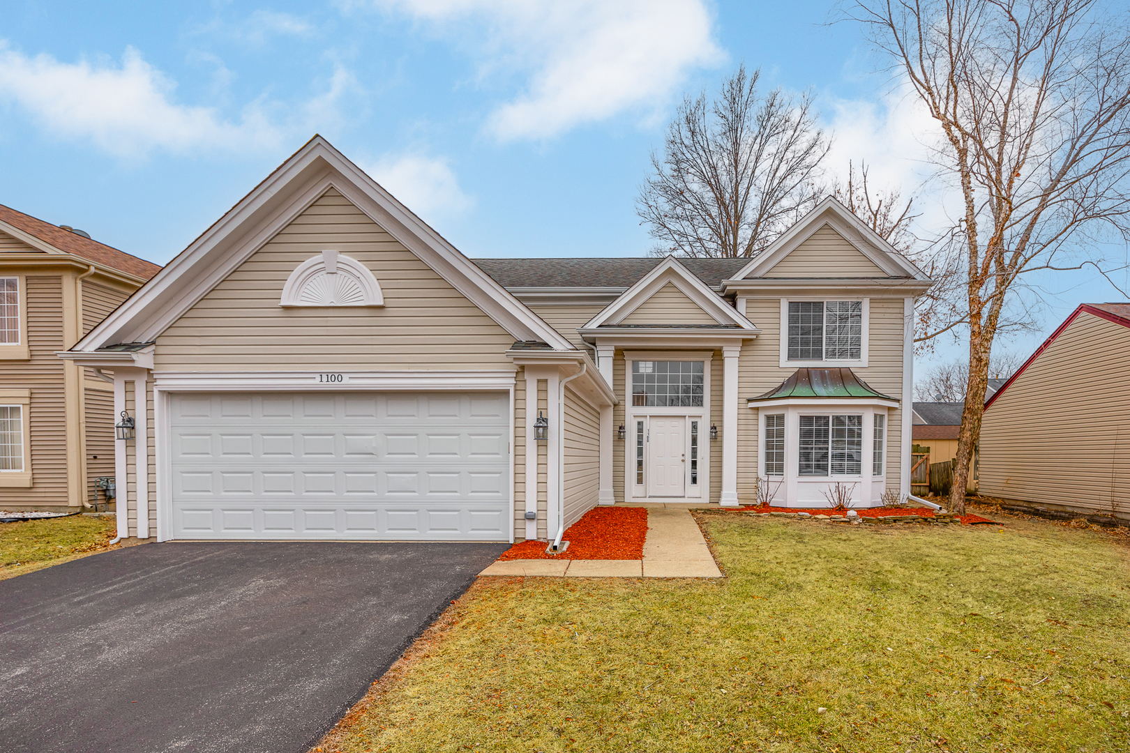 Property Photo:  1100 Scarlet Oak Circle  IL 60506 