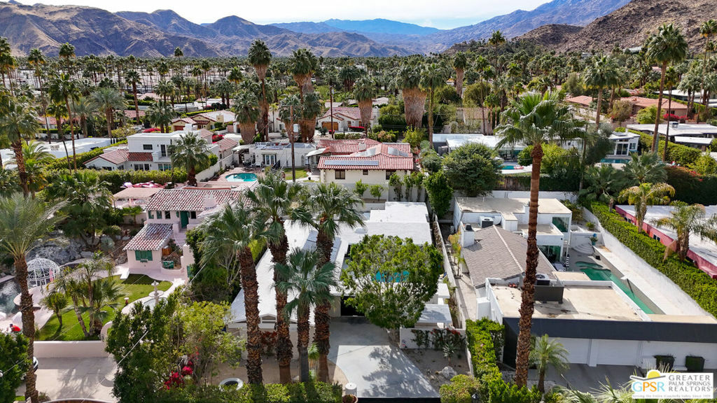 Property Photo: 233 El Camino Way CA 92264