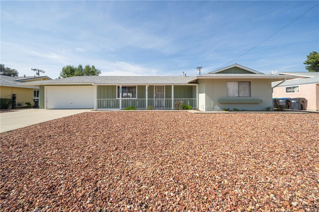 Property Photo: 28797 Thornhill Drive CA 92586