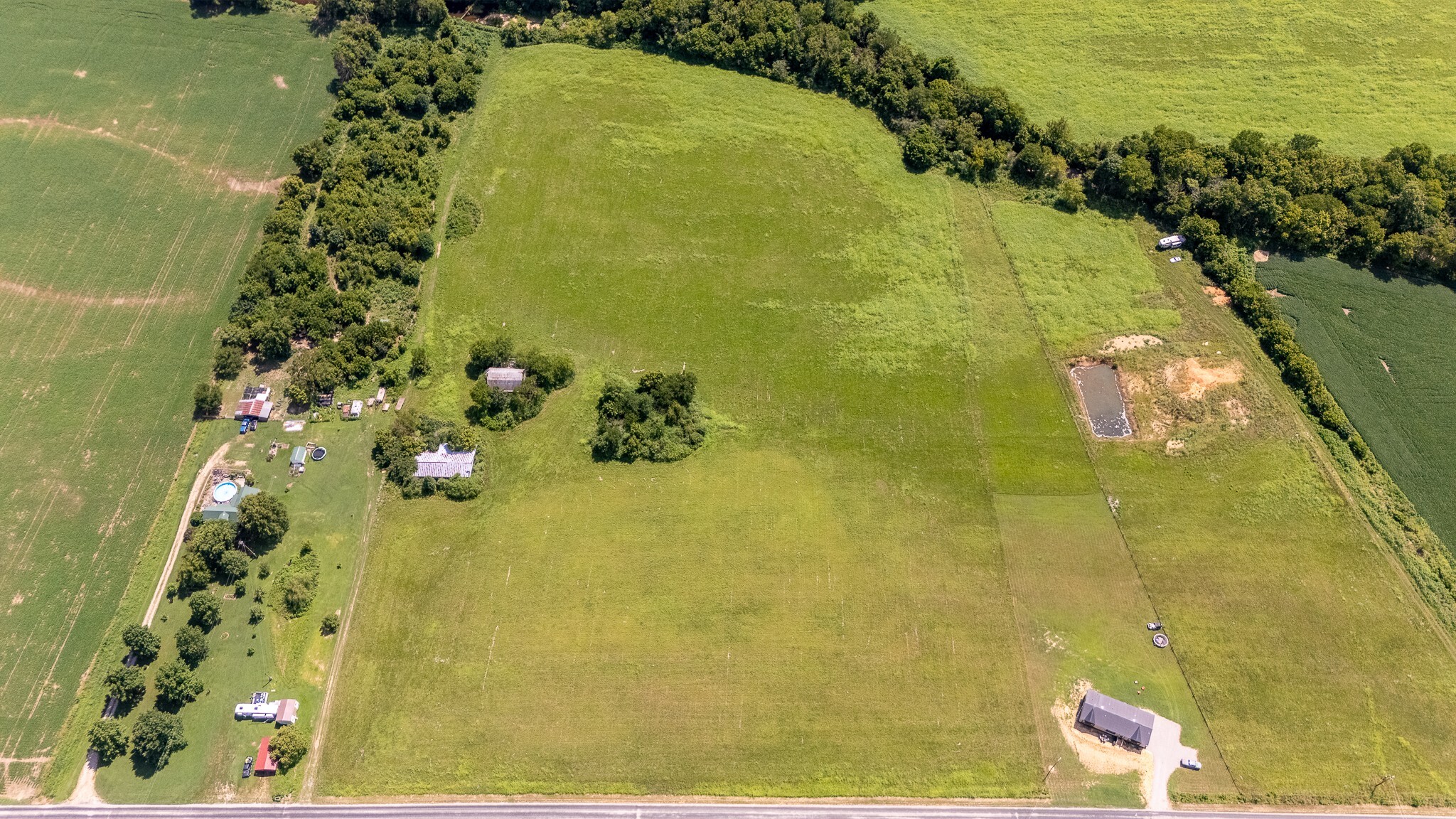 Property Photo: 4000 Weakley Creek Road TN 38464