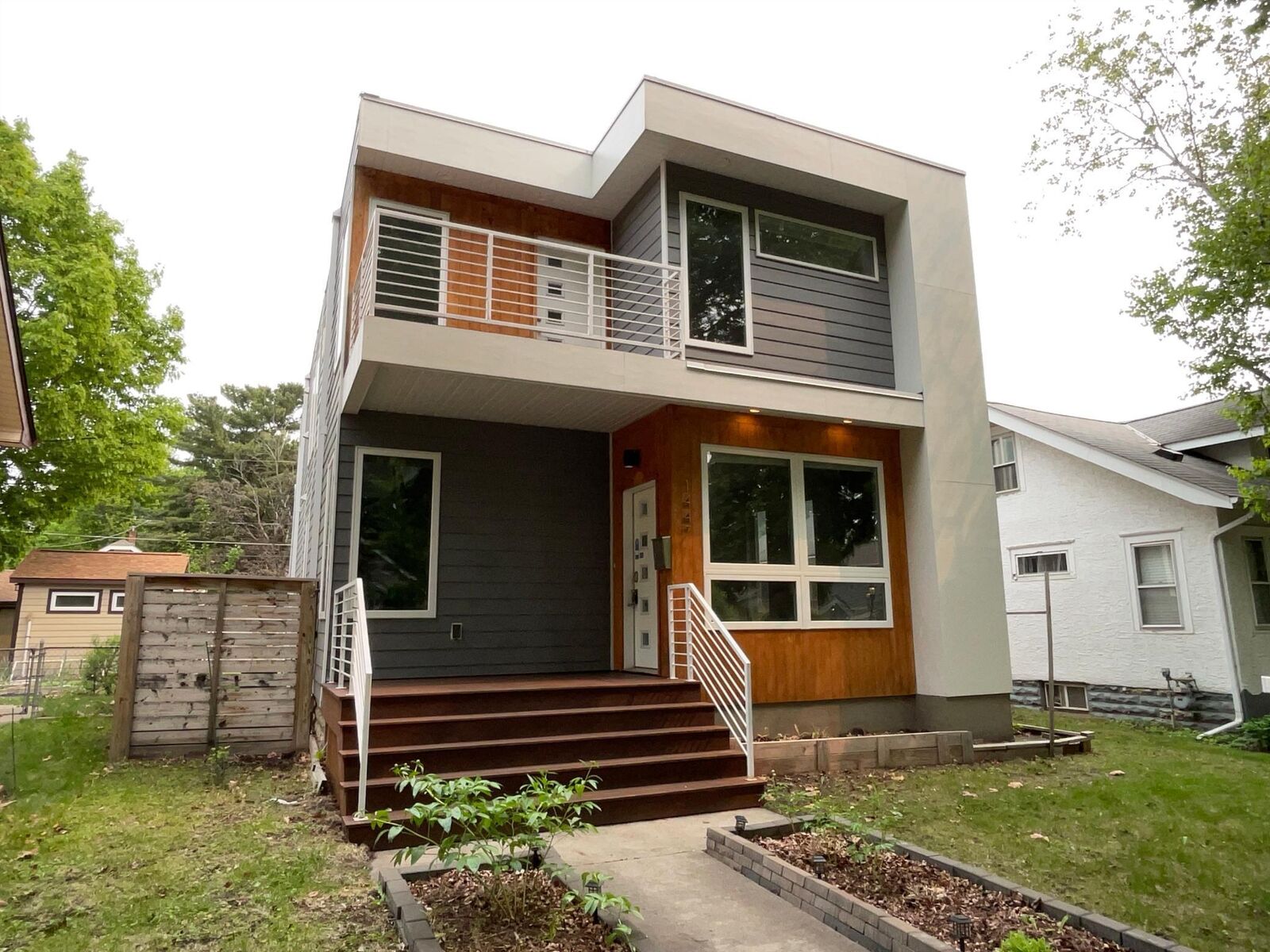 Property Photo: 1447 Juliet Avenue MN 55105