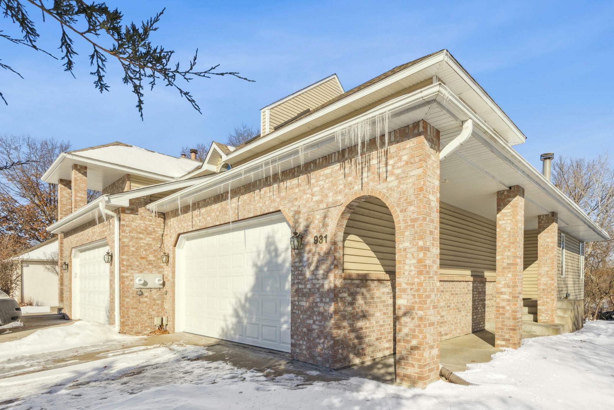 Property Photo:  931 Lawnview Avenue  MN 55126 