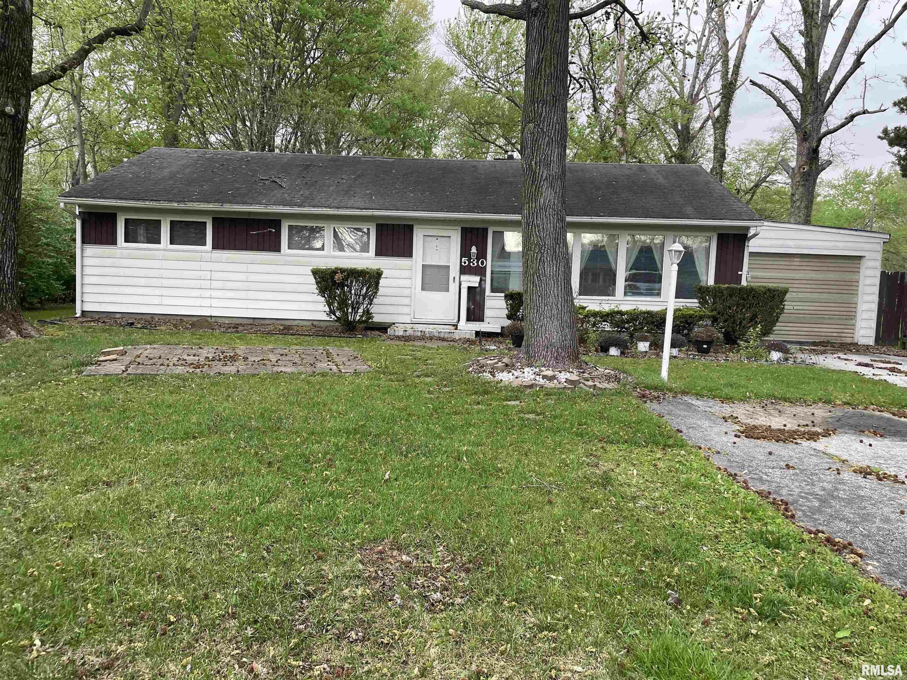 530 S Brookside Avenue  Centralia IL 62801 photo