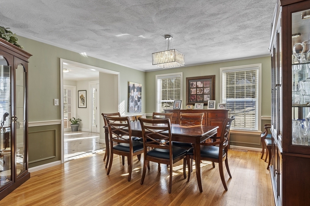Property Photo:  10 Seten Circle  MA 01810 