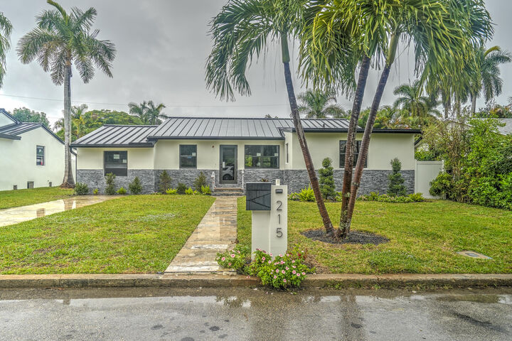 215 32nd Street  West Palm Beach FL 33407 photo
