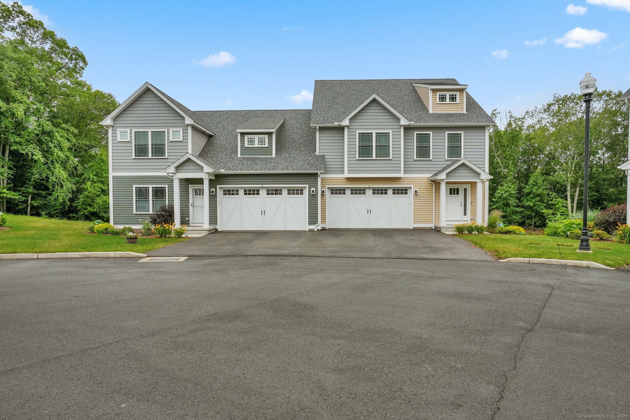 Property Photo: 40 Newbury Court 40 CT 06473