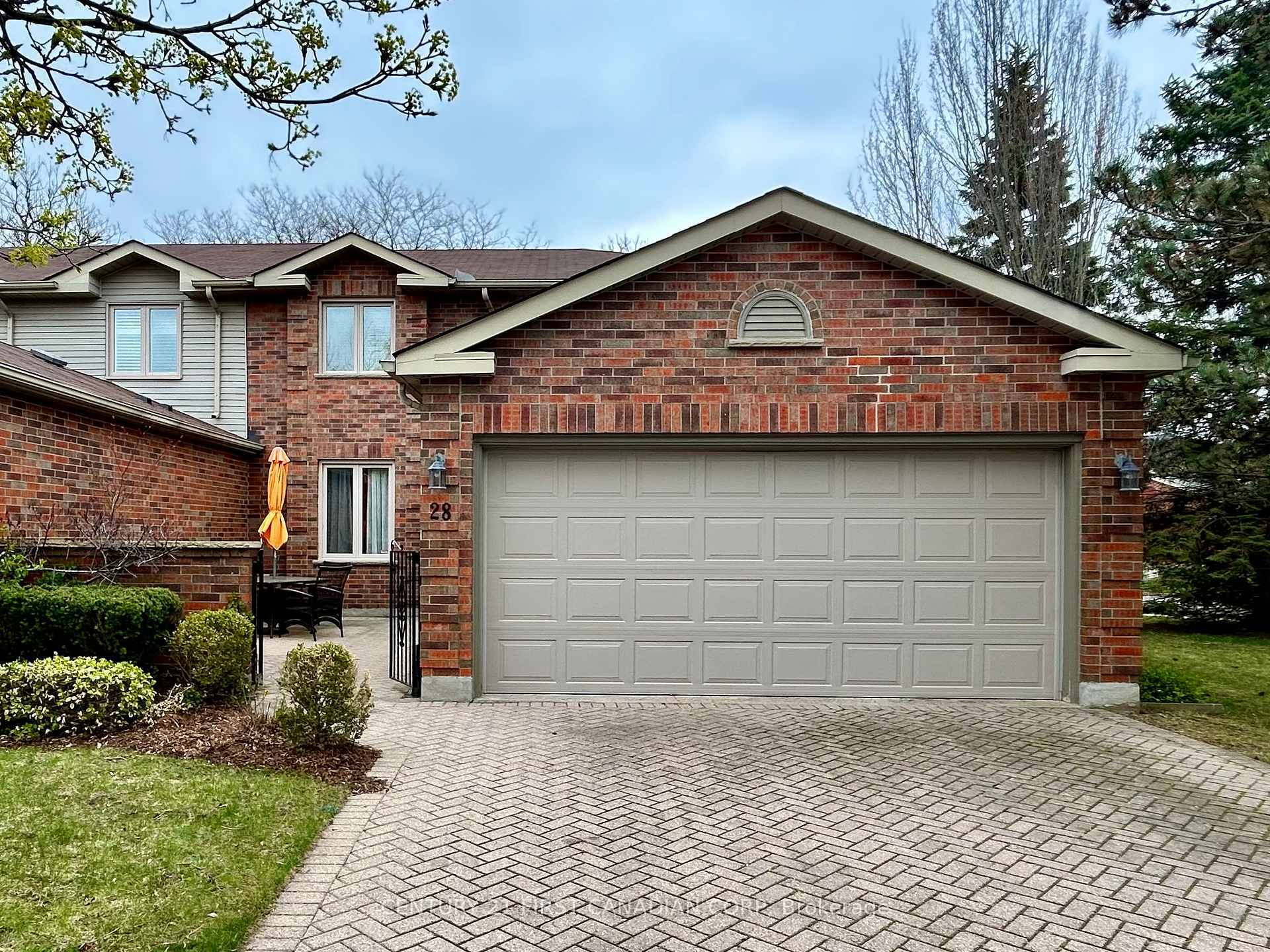 Photo de la propriété:  70 Sunnyside Drive 28  ON N5X 3W4 