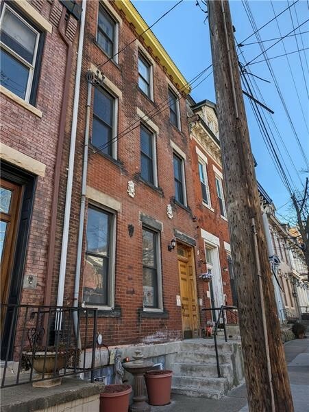 Property Photo:  1211 Arch St 3  PA 15212 