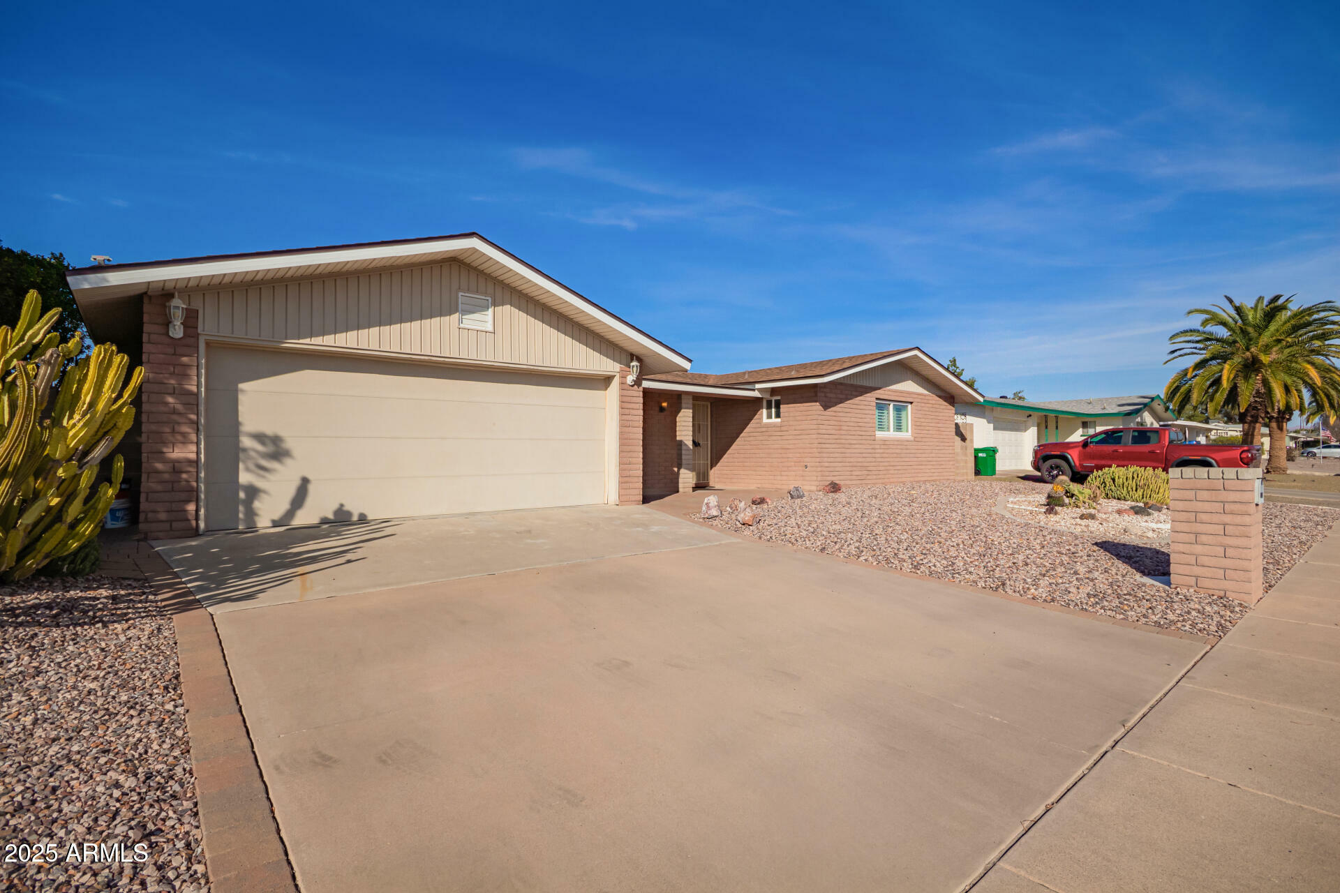 Property Photo: 5618 E Des Moines Street AZ 85205
