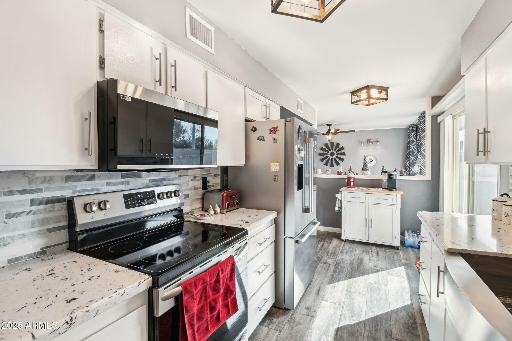 Property Photo: 10533 W Granada Drive AZ 85373
