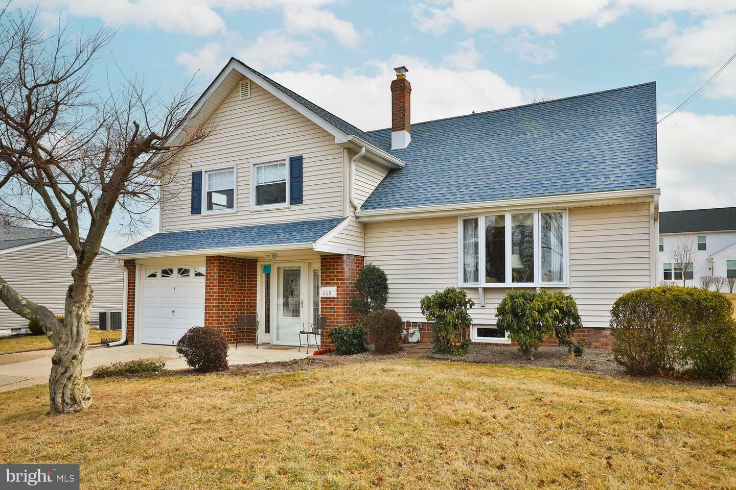 Property Photo:  668 Cheryl Drive  PA 18974 