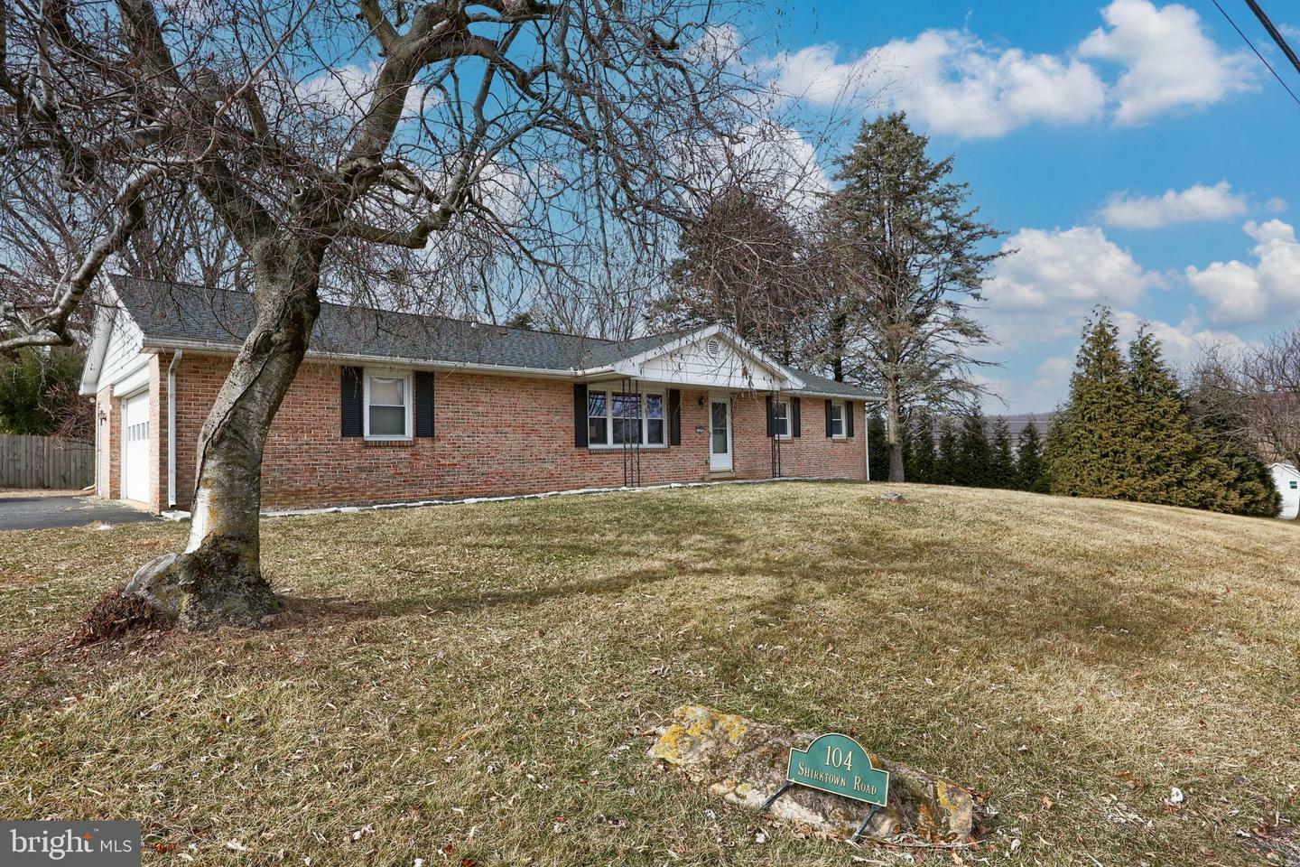 Property Photo:  104 Shirktown Road  PA 17555 