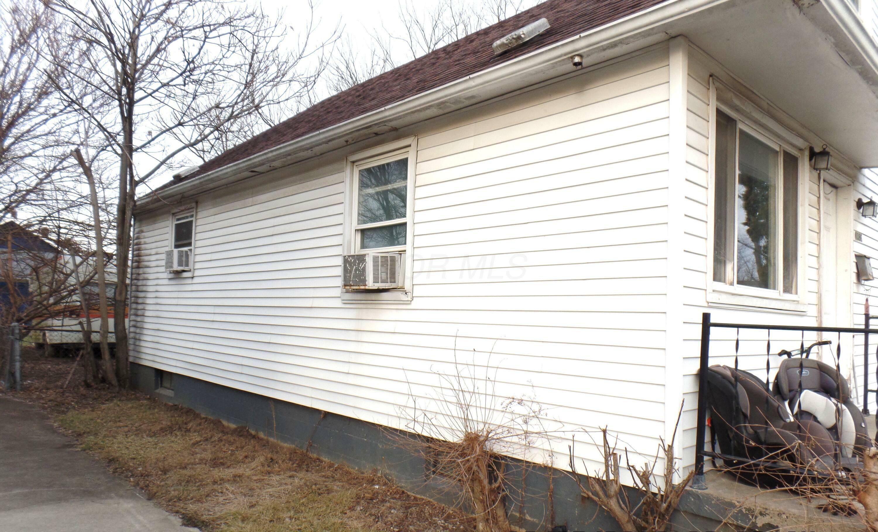 Property Photo:  1386 E 22nd Avenue  OH 43211 