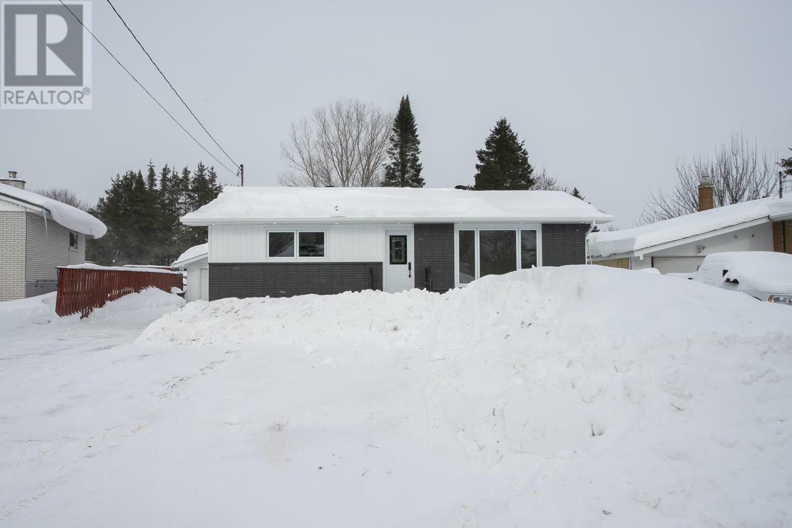 Property Photo:  24 Broad St  ON P6A 4P7 