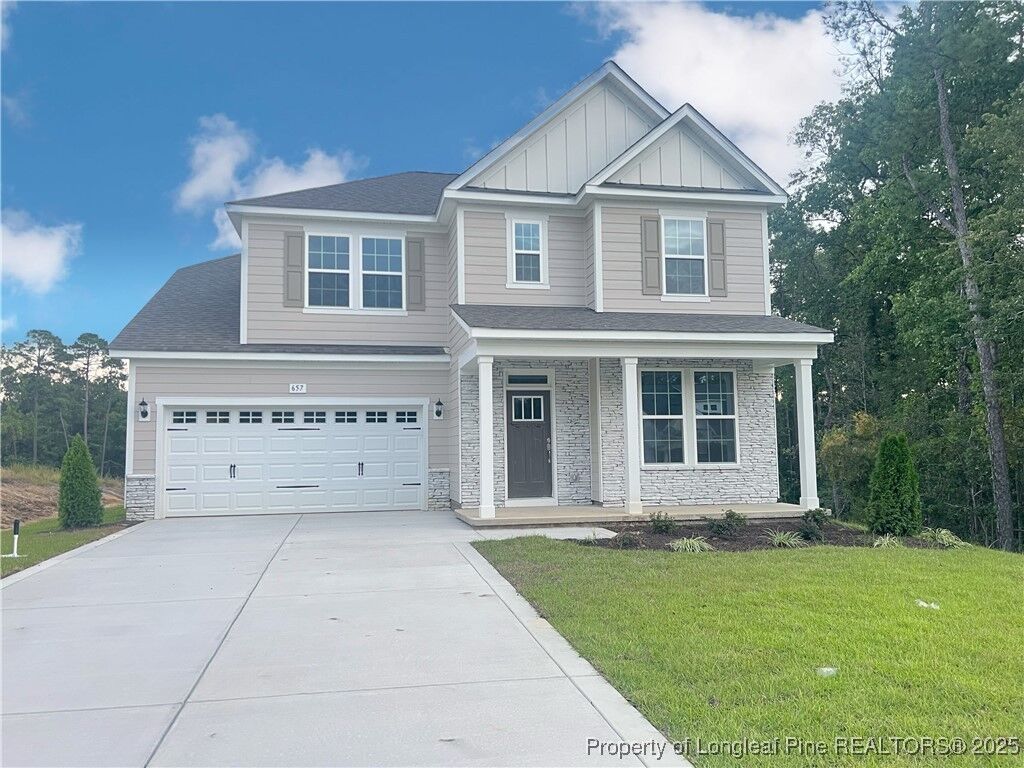 Property Photo: 657 Cresswell Moor Way NC 28311