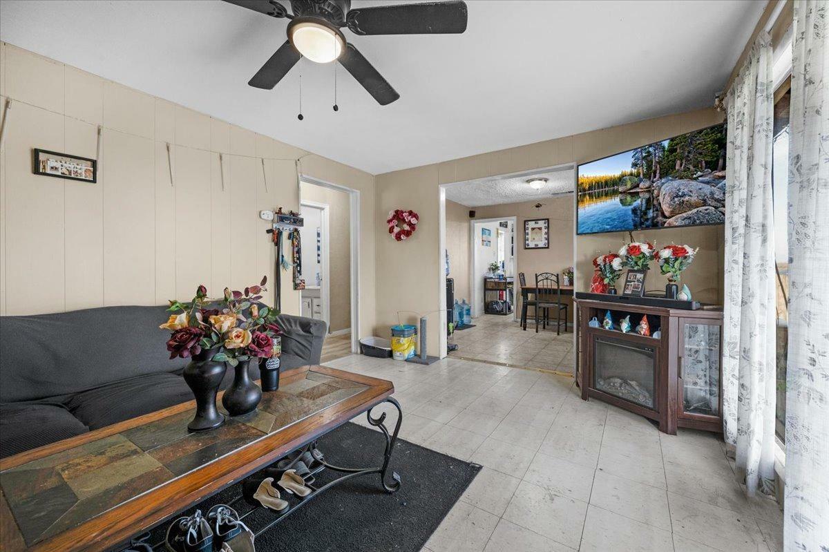 Property Photo:  2886 Waukena  CA 93274 