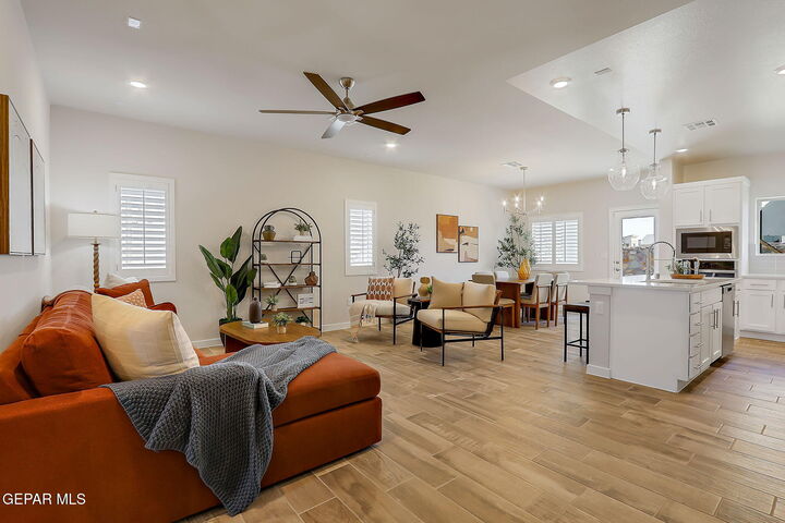 Property Photo:  924 Nayland Place  TX 79928 