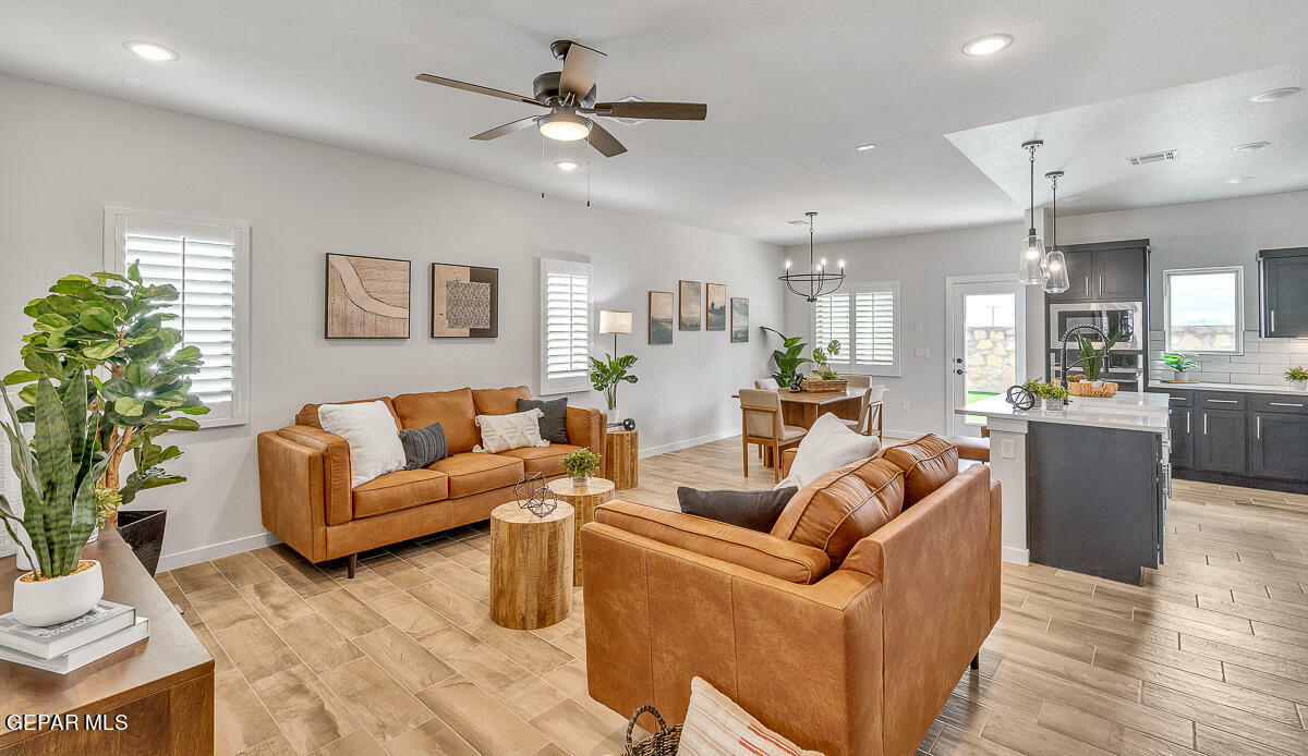 Property Photo: 924 Nayland Place TX 79928