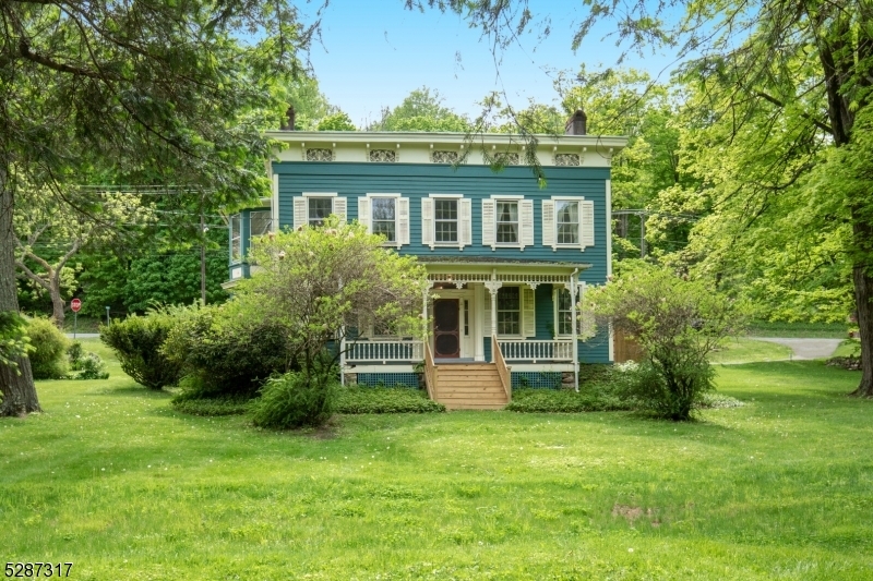 Property Photo:  1 Hunt Place  NJ 08826 