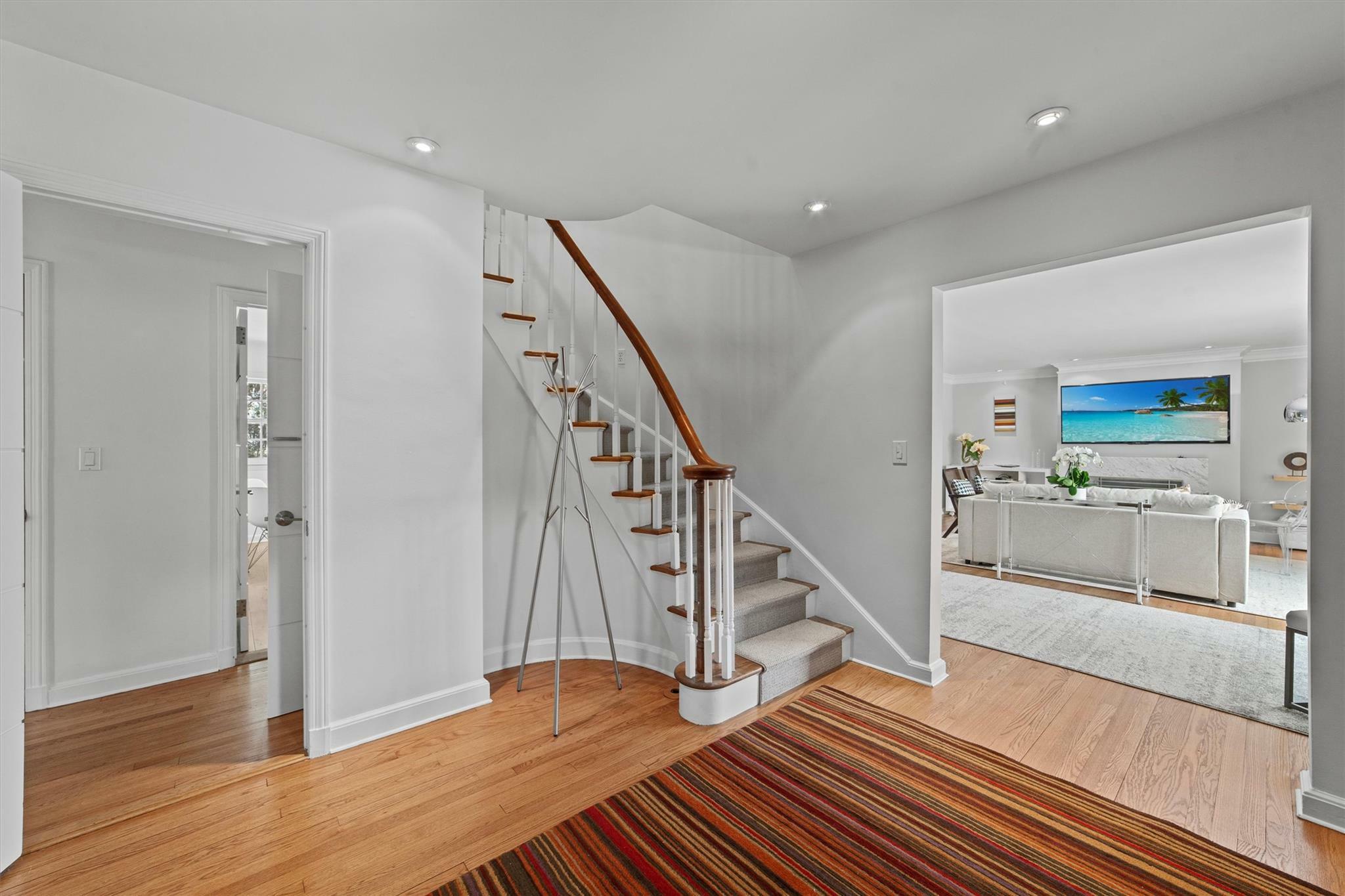 Property Photo:  1 Hamilton Avenue  NY 10708 