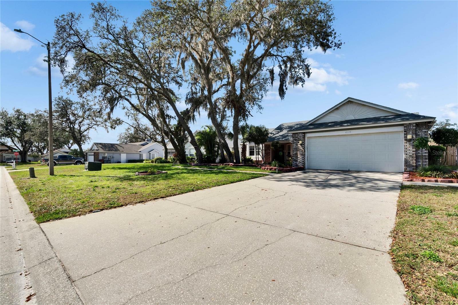 Property Photo:  4119 Longfellow Drive  FL 33566 