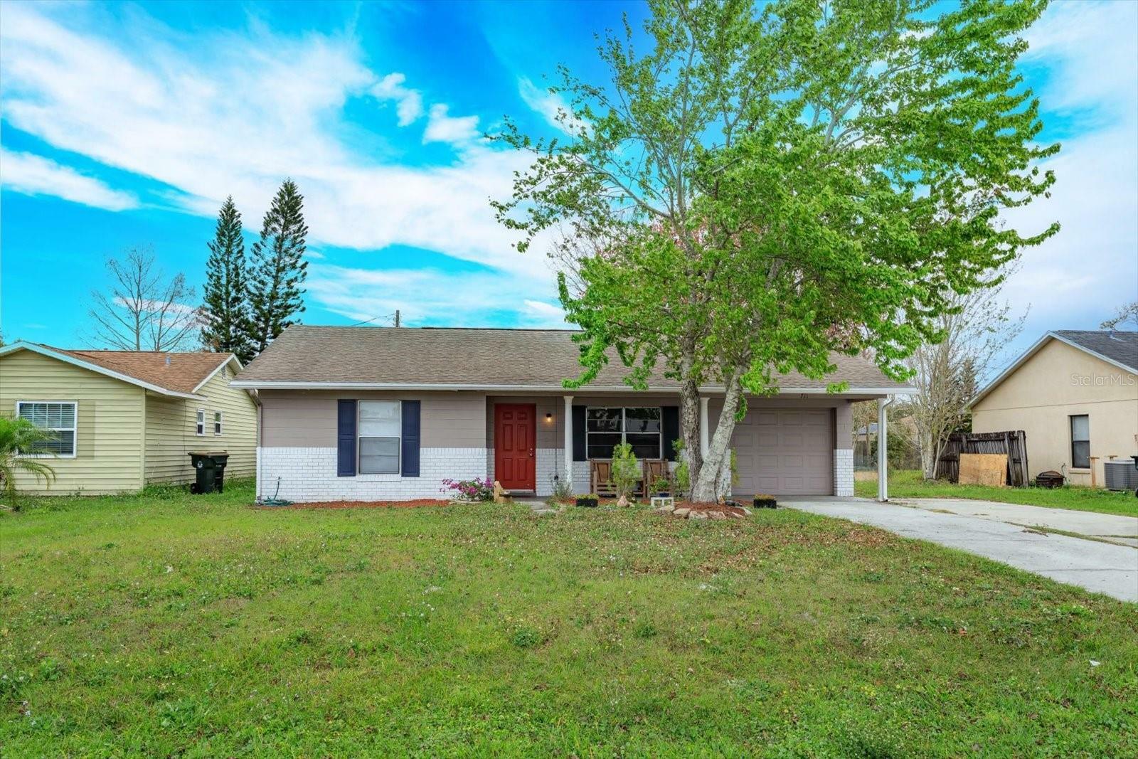 Property Photo:  711 Montana Avenue  FL 34769 