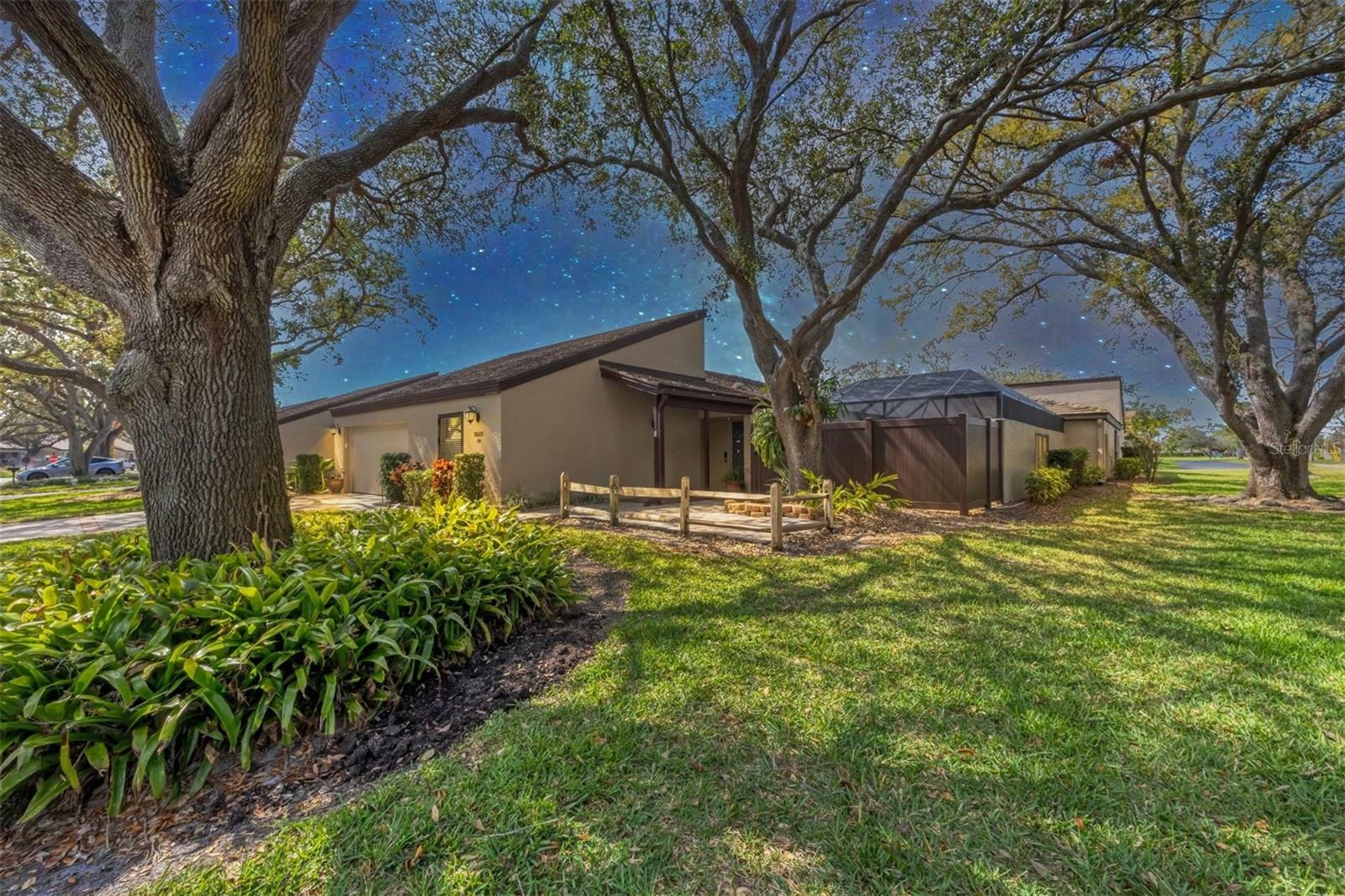 Property Photo:  3939 Glen Oaks Manor Drive  FL 34232 