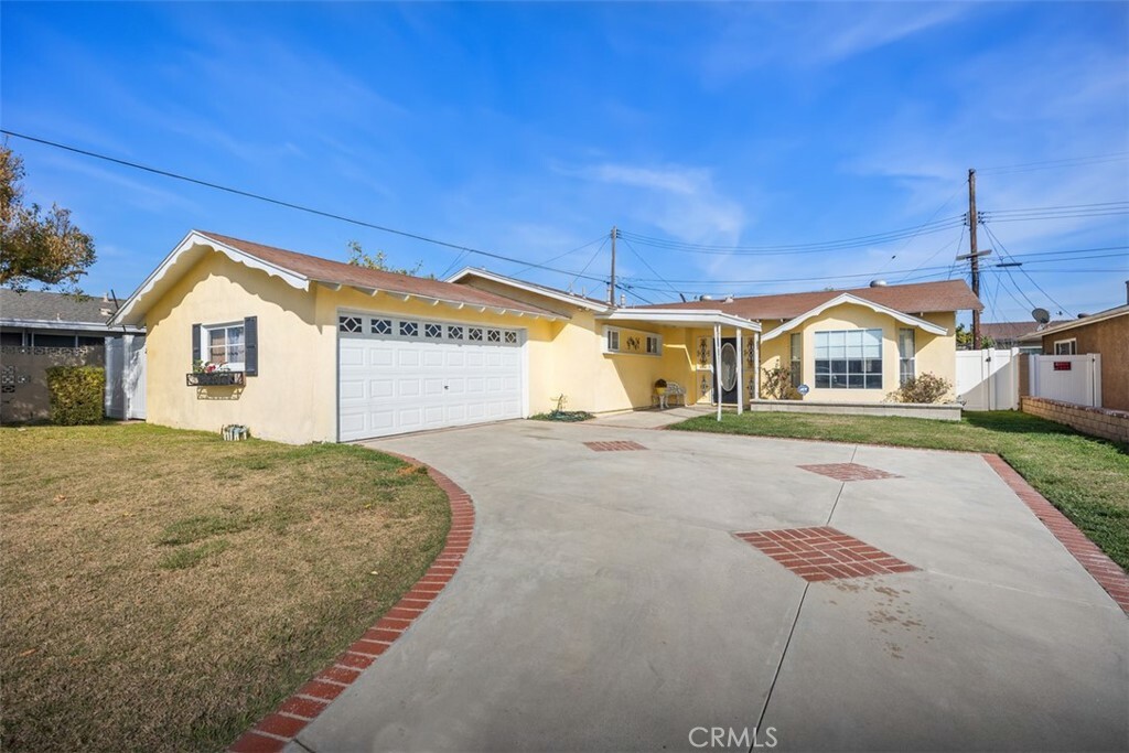 Property Photo:  15882 Malm Circle  CA 92647 