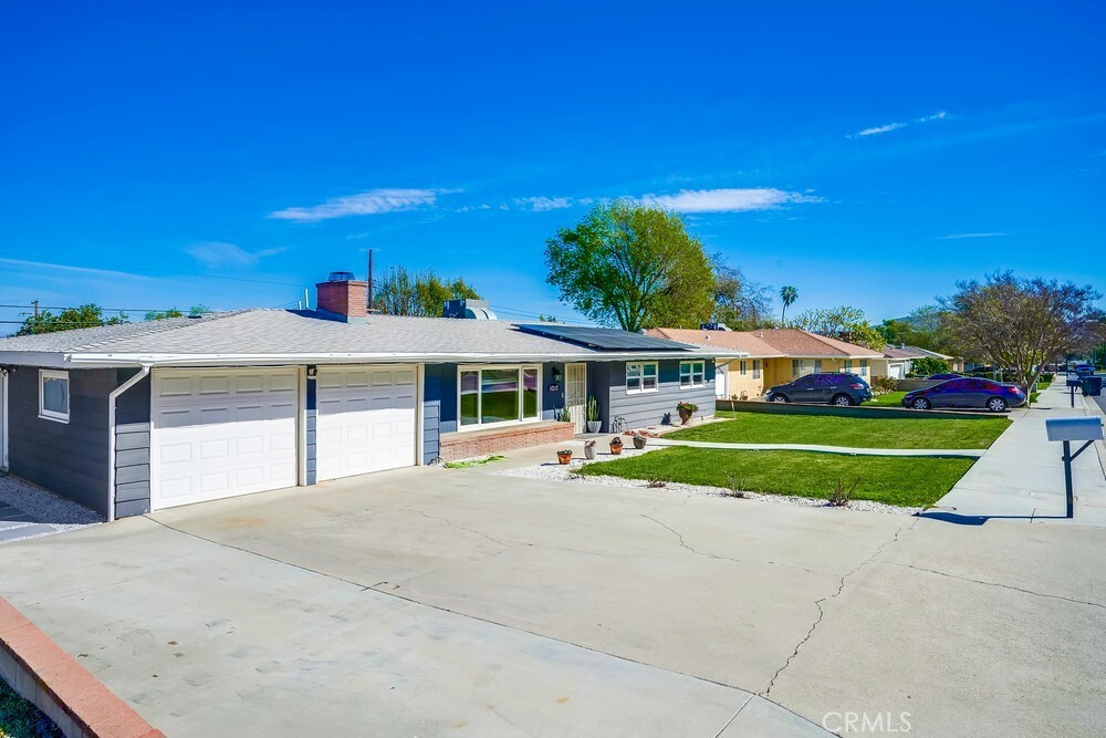 Property Photo: 5151 Peacock Lane CA 92505