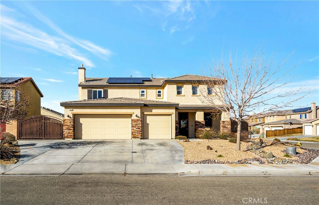 Property Photo: 2333 Bavarian Avenue CA 93560
