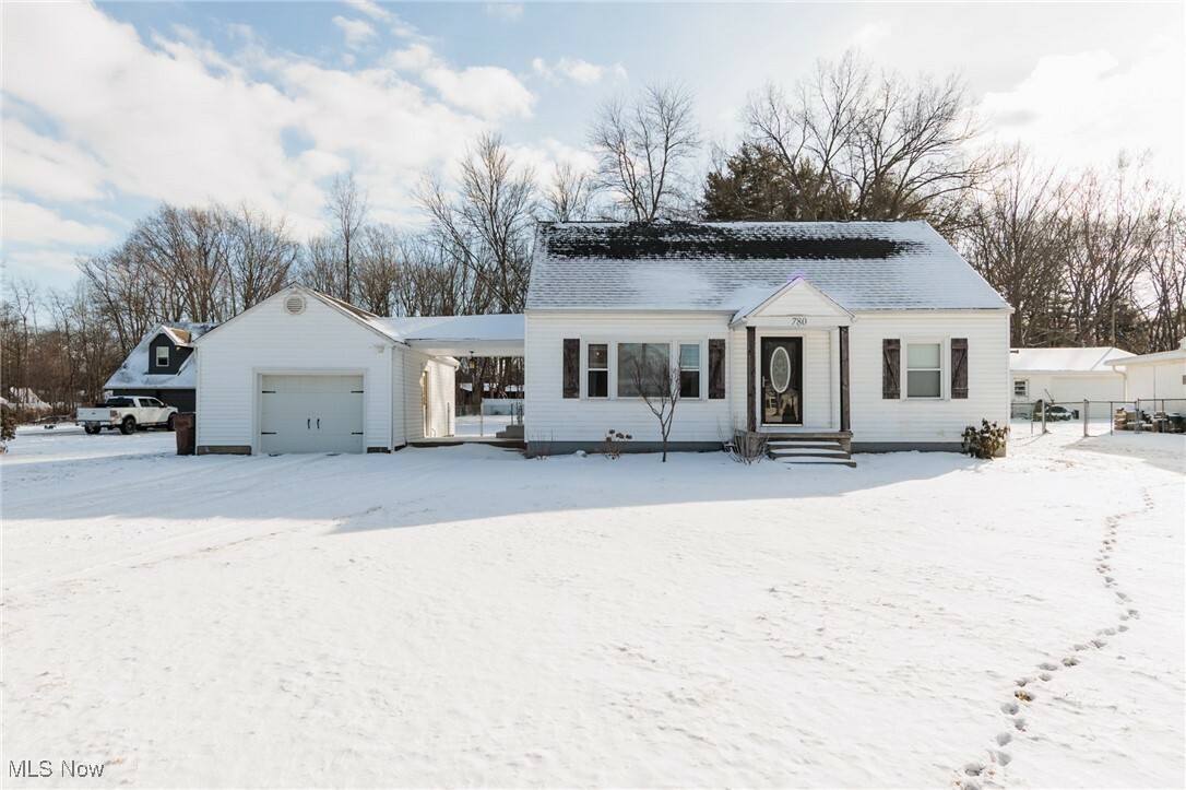 Property Photo:  780 Center Road  OH 44319 