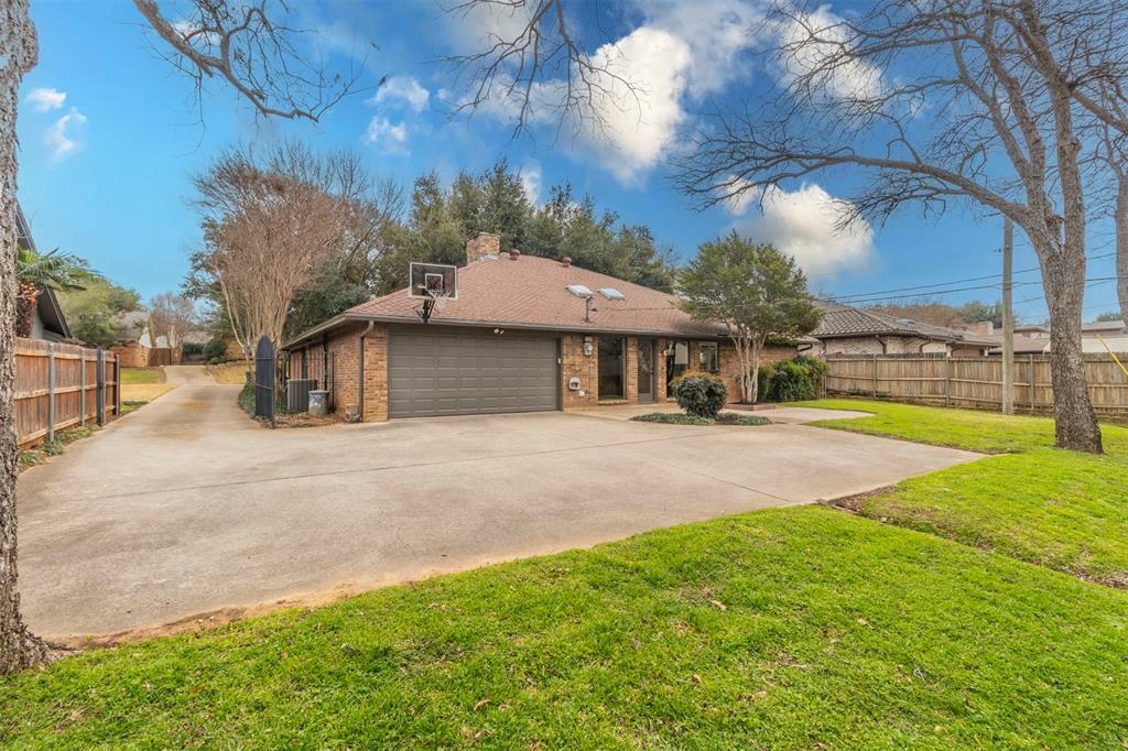 Property Photo:  2616 Riveroaks Drive  TX 76006 