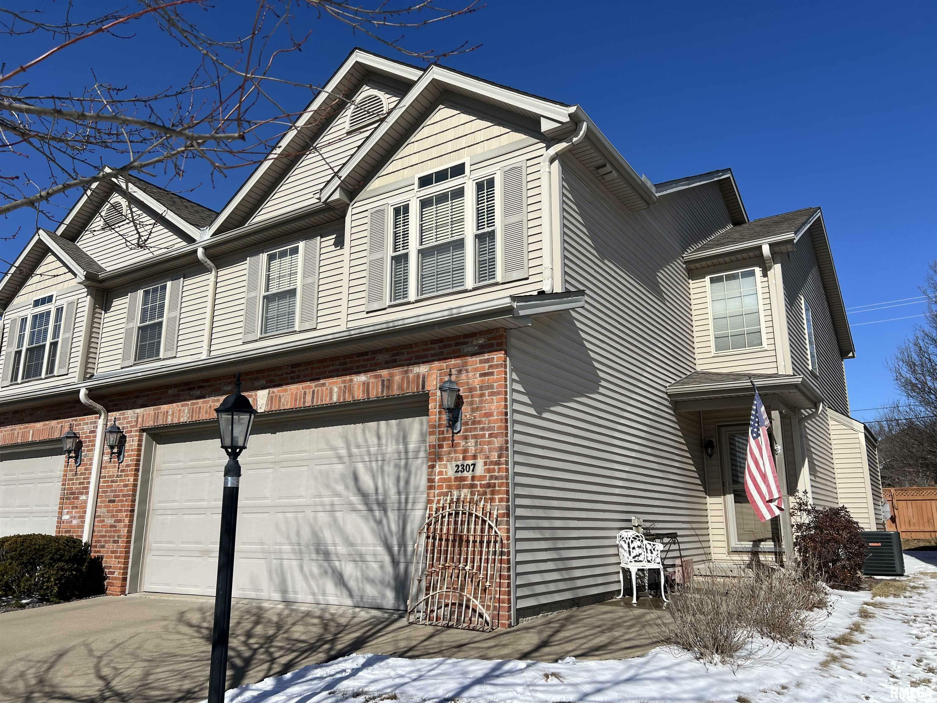 Property Photo:  2307 W Kenfield Court  IL 61615 