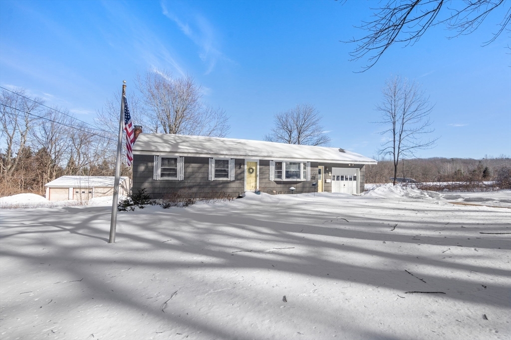 Property Photo:  82 Glenwood Rd  MA 01543 