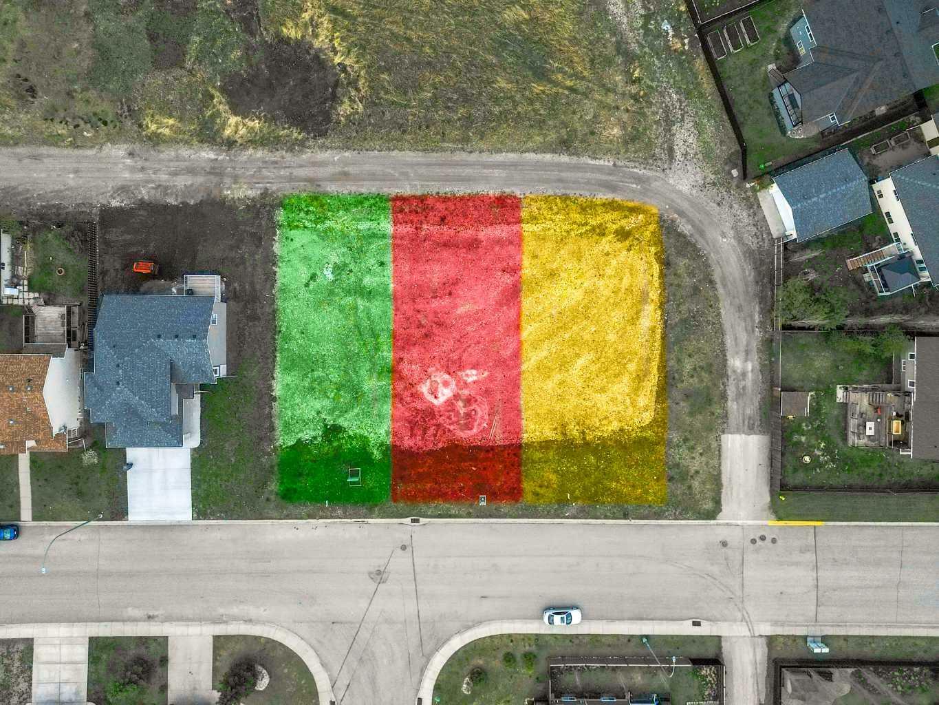 Property Photo: 220 12 Avenue NE AB T0M 1X0
