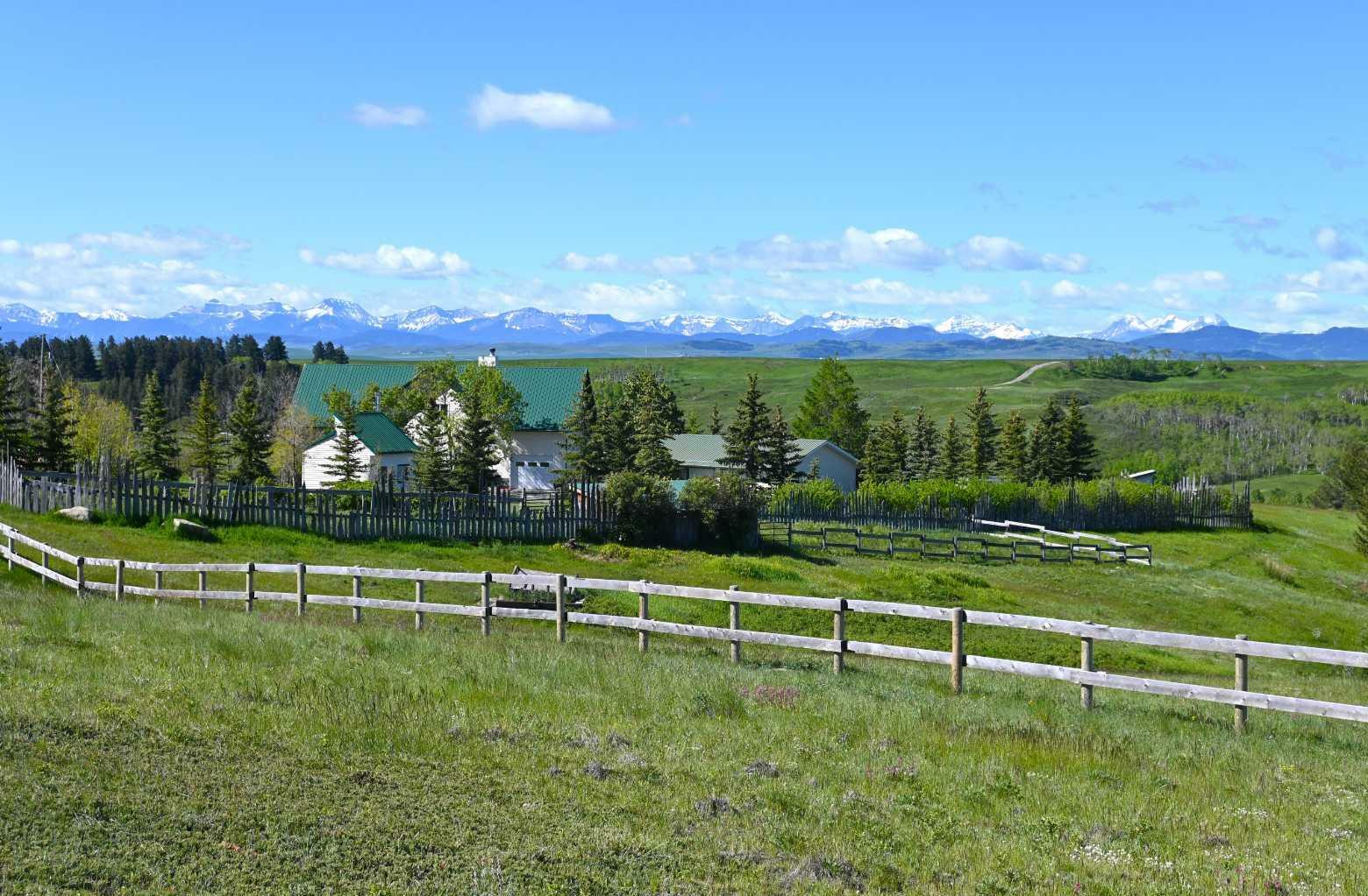 Property Photo: 8416 Rge Rd 1-3 AB T0K 0P0