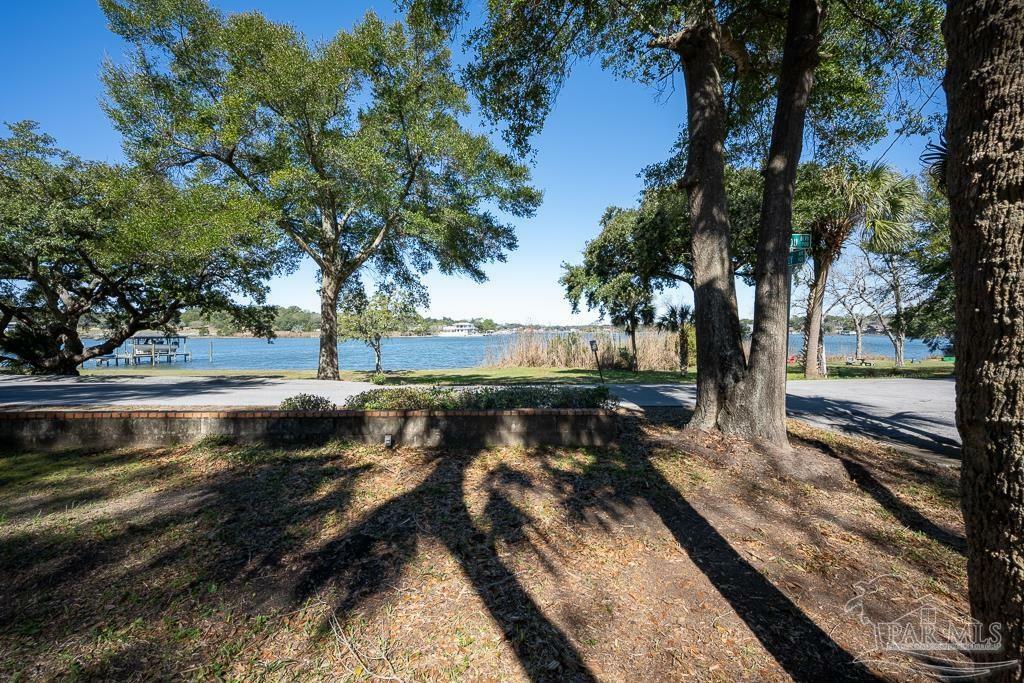 Property Photo:  900 Bayou Blvd  FL 32503 