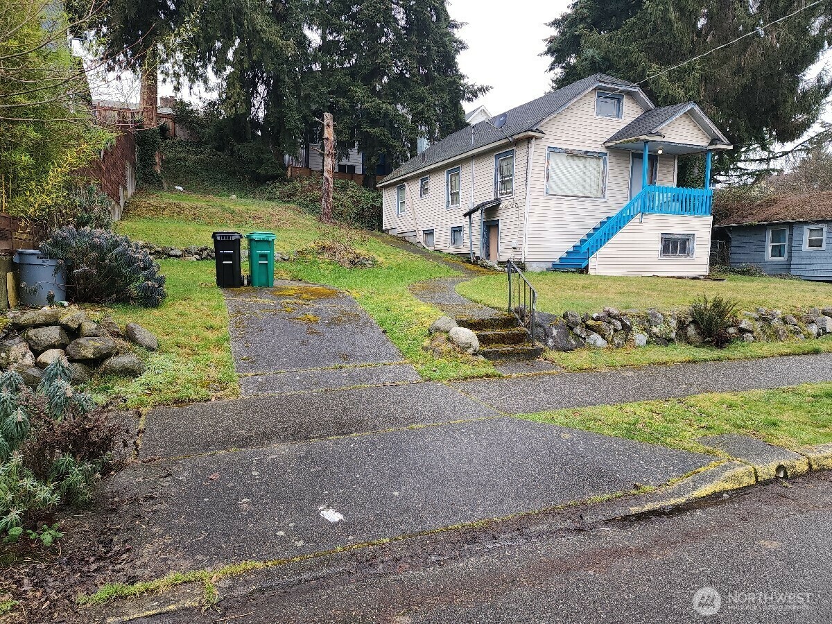 Property Photo:  4519  34th Avenue S  WA 98118 