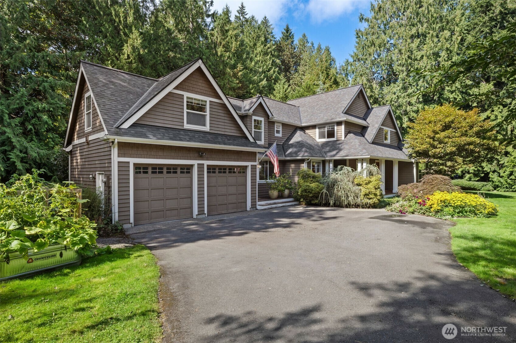 Property Photo:  6425  Haley Loop Road NE  WA 98110 