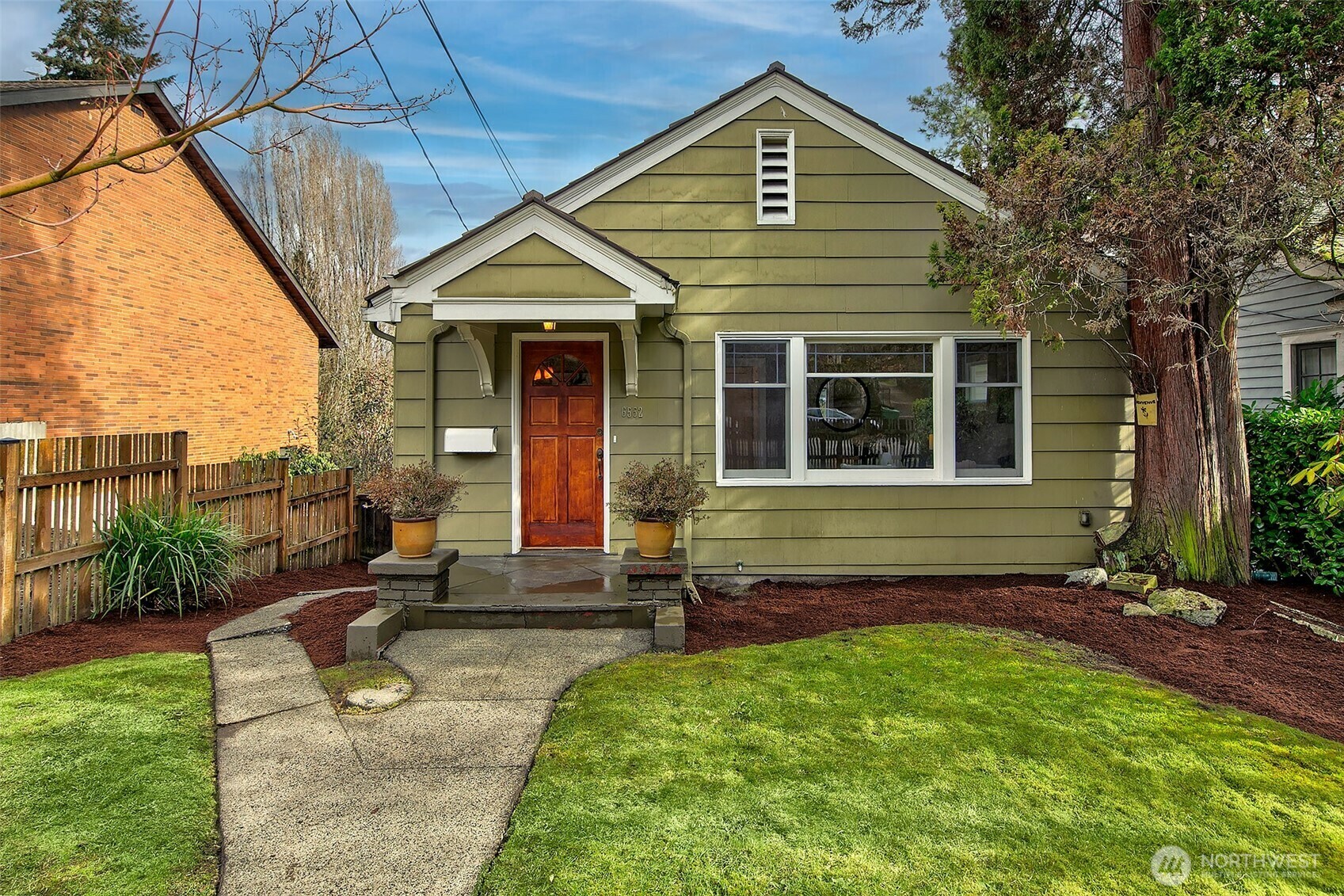 6552  20th Avenue NE  Seattle WA 98115 photo