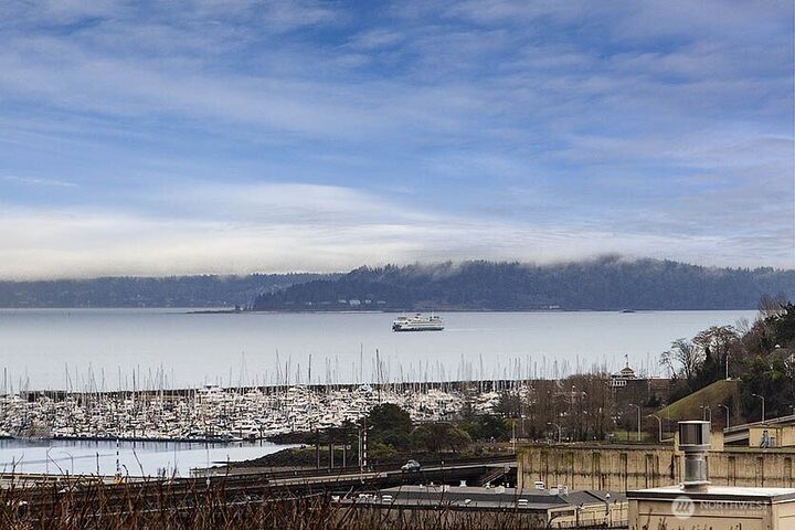 Property Photo:  1959  12th Avenue W 1S  WA 98119 