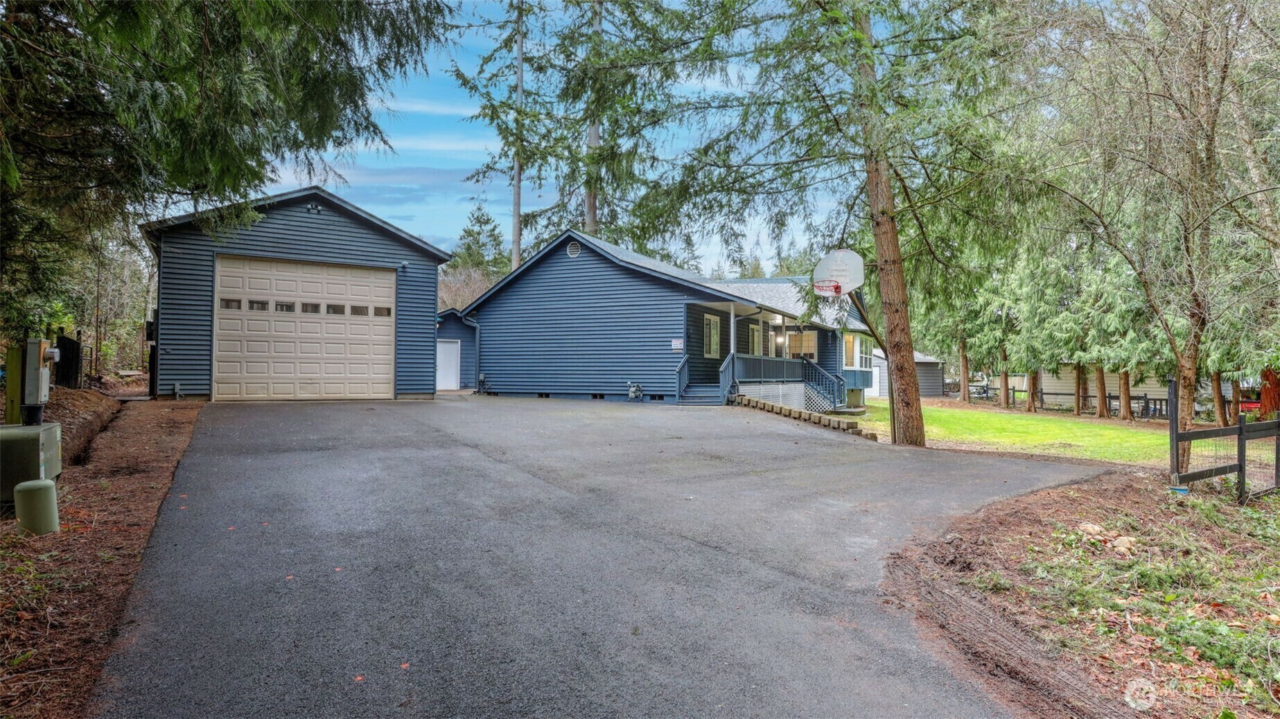 Property Photo:  12430  176th Avenue SE  WA 98059 